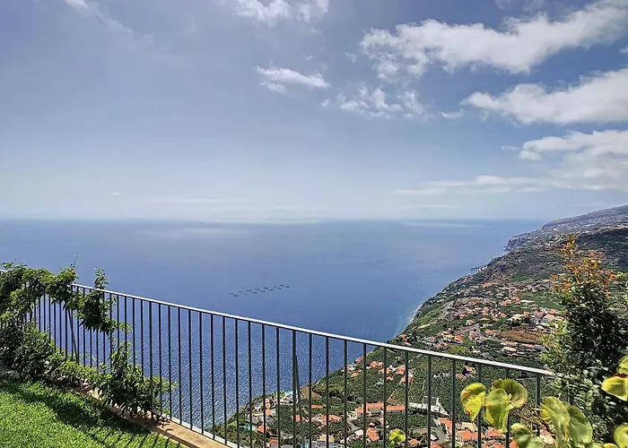 Miradoura By Lovelystay Arco da Calheta (Madeira)