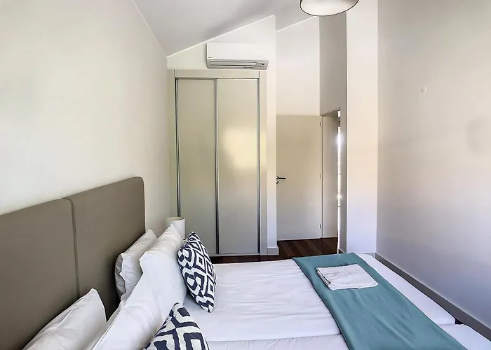 Miradoura By Lovelystay Arco da Calheta (Madeira)