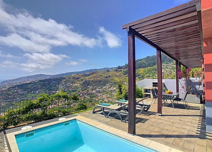 Miradoura By Lovelystay * Arco da Calheta (Madeira)