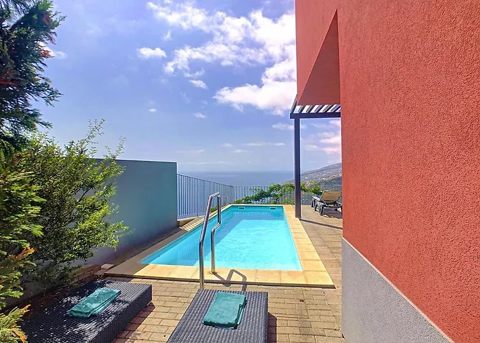 Miradoura By Lovelystay * Arco da Calheta (Madeira)